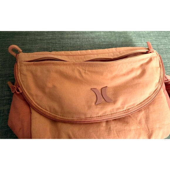 Women’s Hurley Horizon Canyon Clay Fold Over  Crossbody Bag - Picture 7 of 8